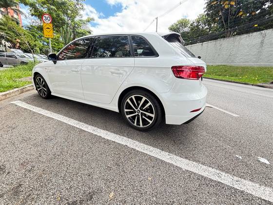 AUDI A3 1.4 TFSI GASOLINA SPORTBACK PRESTIGE PLUS S-TRONIC AUDI A3 1.4 TFSI GASOLINA SPORTBACK PRESTIGE PLUS S-TRONIC